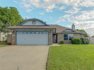 1713 SE 14th Street, Moore, OK 73160