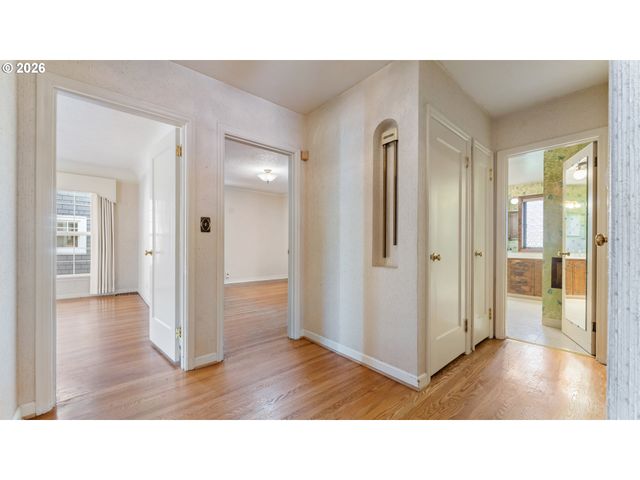 7256 N CHAUTAUQUA Blvd, Portland, OR 97217