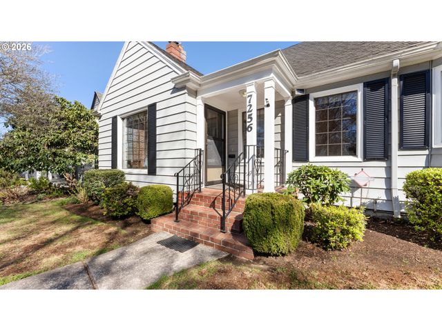 7256 N CHAUTAUQUA Blvd, Portland, OR 97217