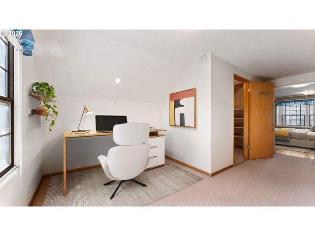 7256 N CHAUTAUQUA Blvd, Portland, OR 97217