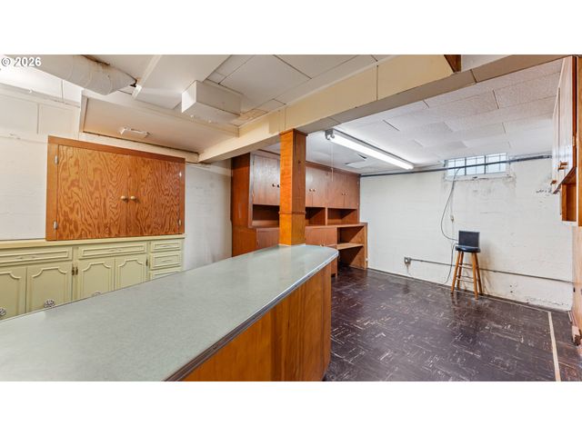 7256 N CHAUTAUQUA Blvd, Portland, OR 97217