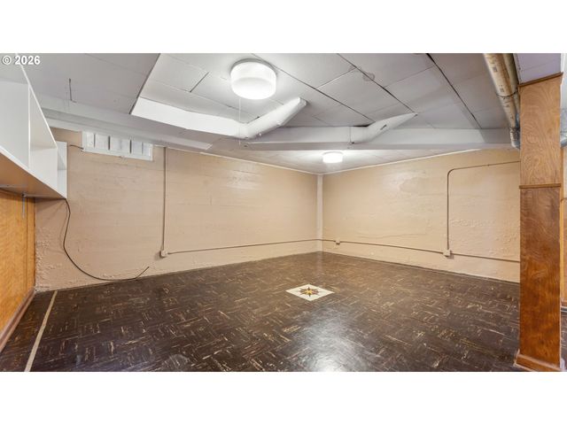 7256 N CHAUTAUQUA Blvd, Portland, OR 97217