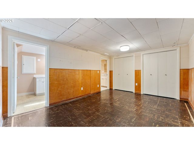 7256 N CHAUTAUQUA Blvd, Portland, OR 97217