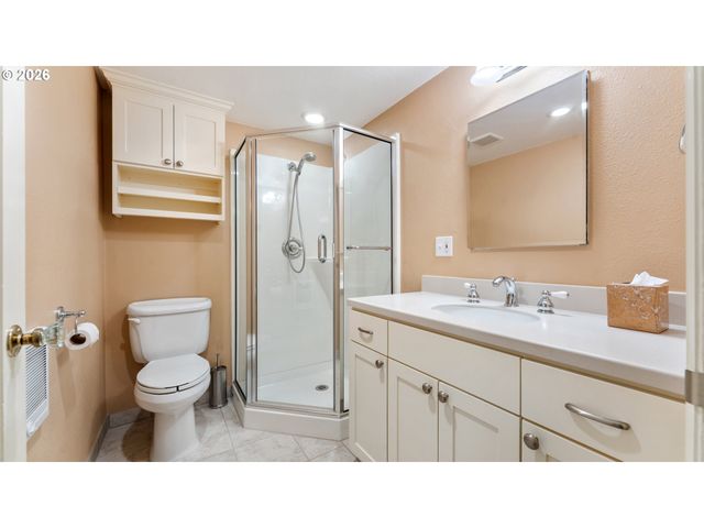 7256 N CHAUTAUQUA Blvd, Portland, OR 97217