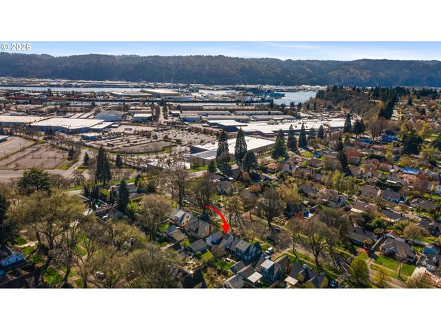 7256 N CHAUTAUQUA Blvd, Portland, OR 97217