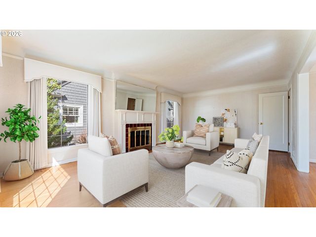 7256 N CHAUTAUQUA Blvd, Portland, OR 97217