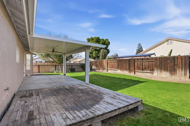 11130 New Forest Drive, Bakersfield, CA 93312