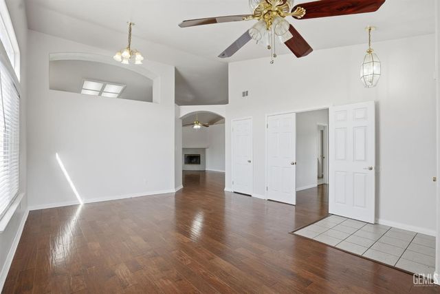 11130 New Forest Drive, Bakersfield, CA 93312