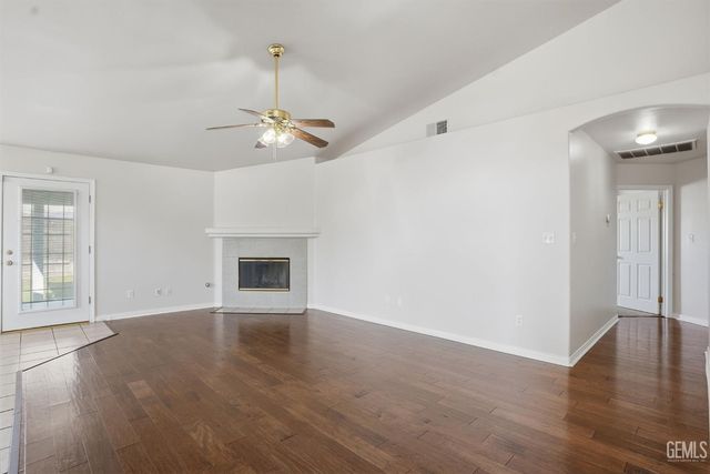 11130 New Forest Drive, Bakersfield, CA 93312