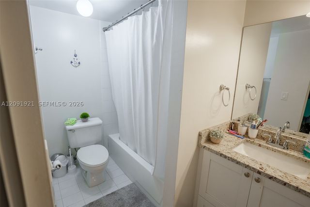 15400 SW 134th Pl 403, Miami, FL 33177