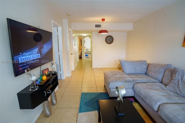15400 SW 134th Pl 403, Miami, FL 33177