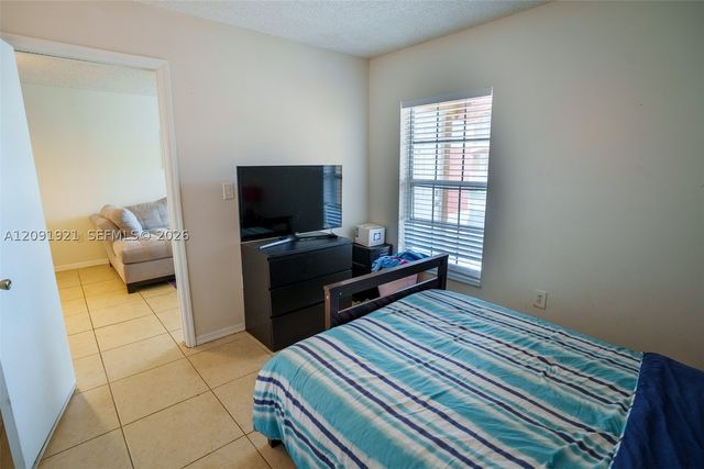 15400 SW 134th Pl 403, Miami, FL 33177