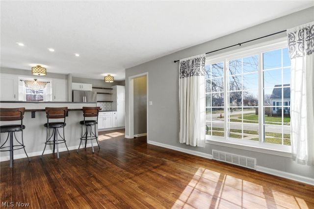 483 E 330th Street, Willowick, OH 44095