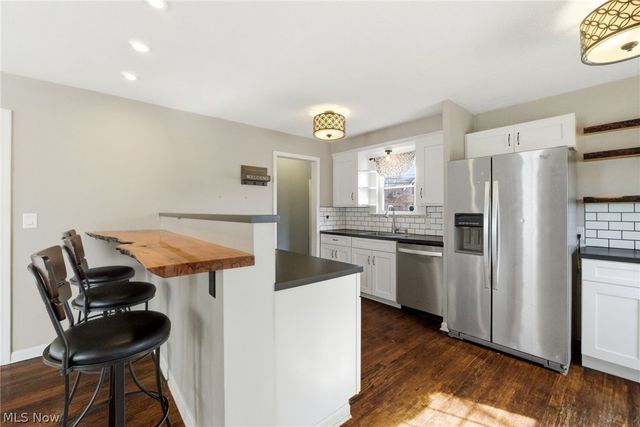 483 E 330th Street, Willowick, OH 44095