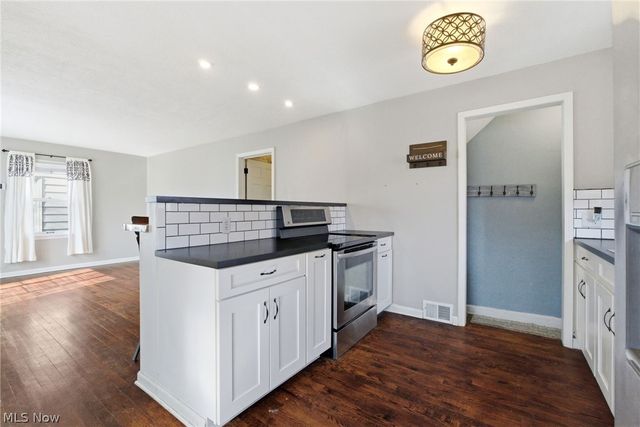 483 E 330th Street, Willowick, OH 44095