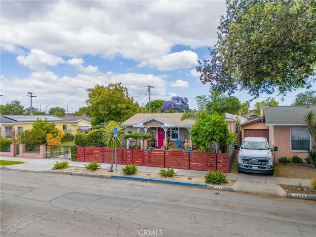 2470 Hayes, Long Beach, CA 90810