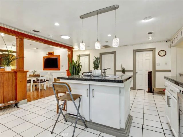 2470 Hayes, Long Beach, CA 90810