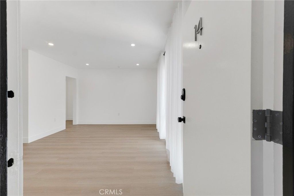 6300 Orange Street 14, Los Angeles, CA 90048