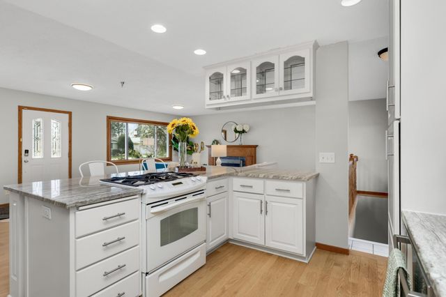 5124 Heritage Hills Drive, Minneapolis, MN 55437