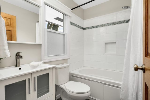 5124 Heritage Hills Drive, Minneapolis, MN 55437