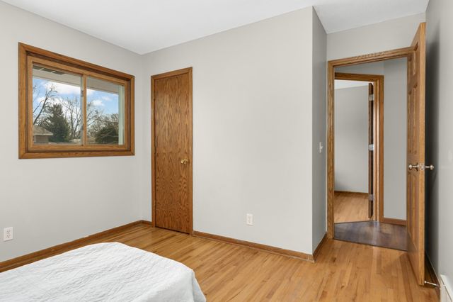 5124 Heritage Hills Drive, Minneapolis, MN 55437