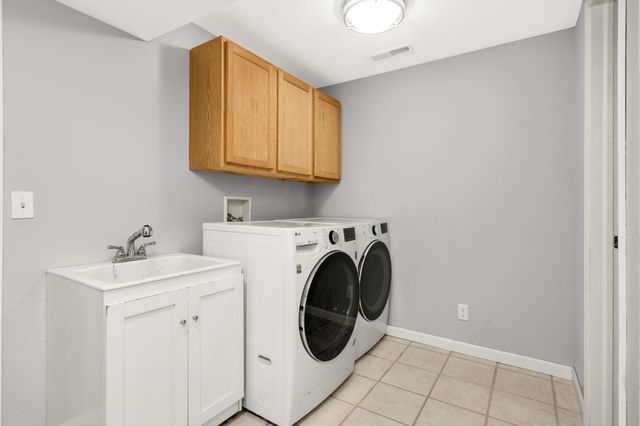 5124 Heritage Hills Drive, Minneapolis, MN 55437