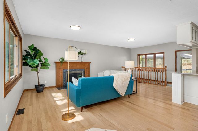 5124 Heritage Hills Drive, Minneapolis, MN 55437