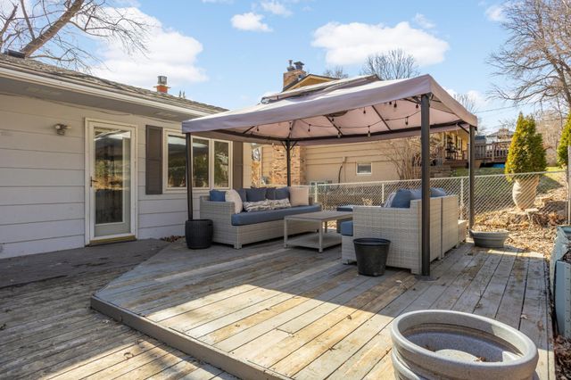 5124 Heritage Hills Drive, Minneapolis, MN 55437