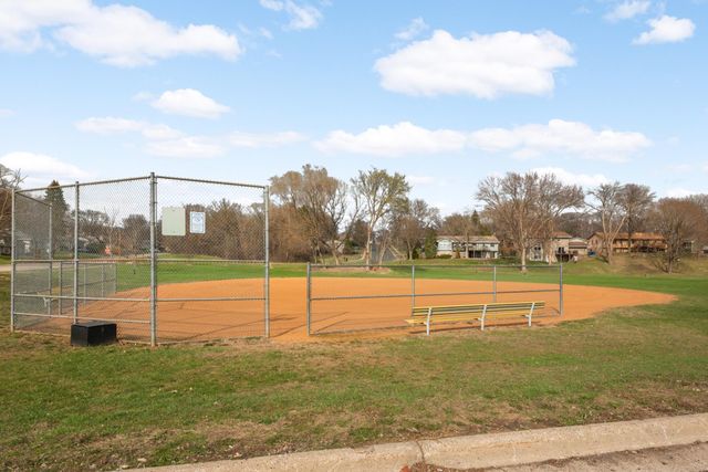 5124 Heritage Hills Drive, Minneapolis, MN 55437