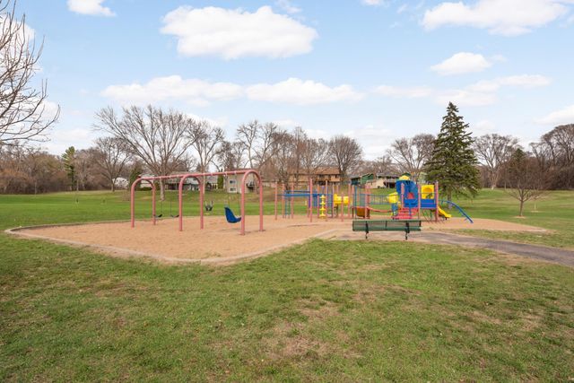 5124 Heritage Hills Drive, Minneapolis, MN 55437