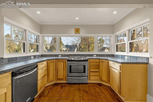 901 Cheyenne Boulevard, Colorado Springs, CO 80905