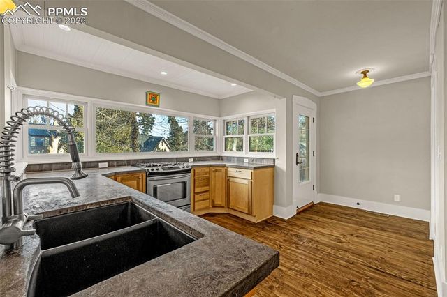 901 Cheyenne Boulevard, Colorado Springs, CO 80905