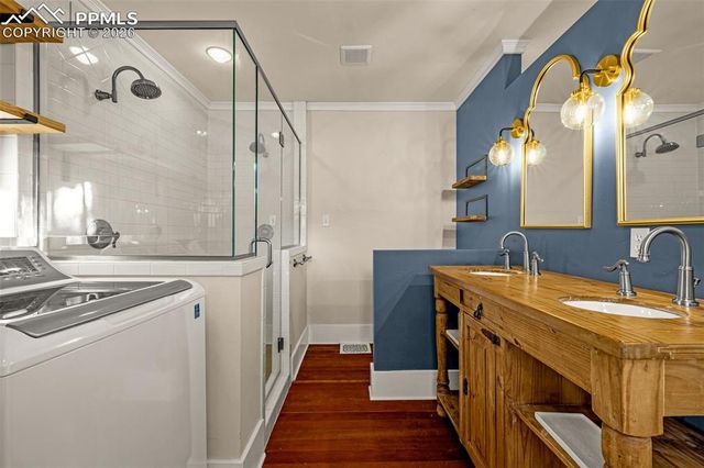 901 Cheyenne Boulevard, Colorado Springs, CO 80905