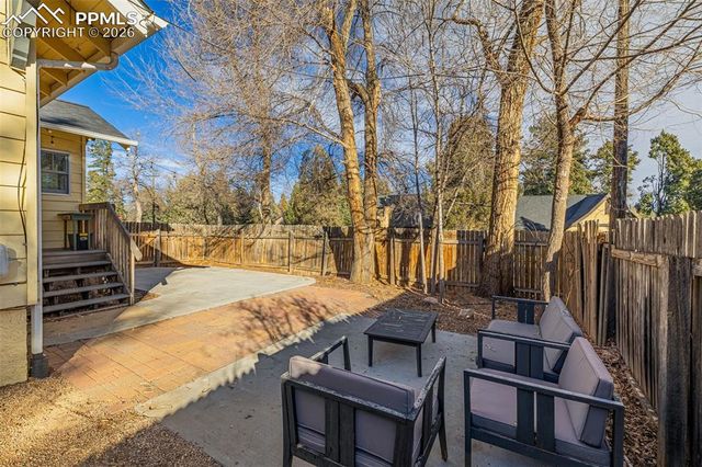 901 Cheyenne Boulevard, Colorado Springs, CO 80905