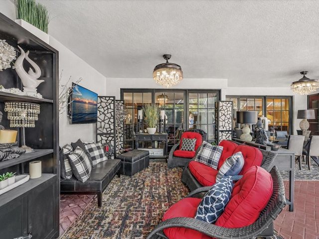 2116 NE 62nd Street, Fort Lauderdale, FL 33308