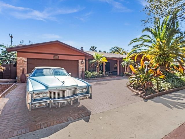 2116 NE 62nd Street, Fort Lauderdale, FL 33308