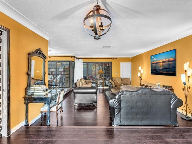 2116 NE 62nd Street, Fort Lauderdale, FL 33308