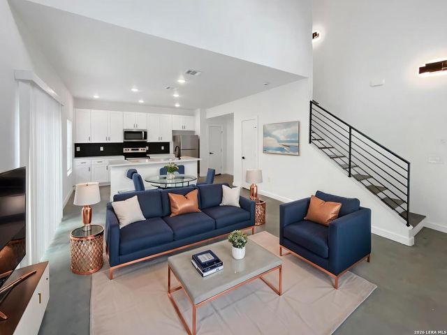 918 S Olive St Unit 102, San Antonio, TX 78210