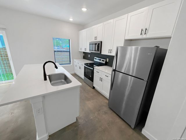 918 S Olive St Unit 102, San Antonio, TX 78210