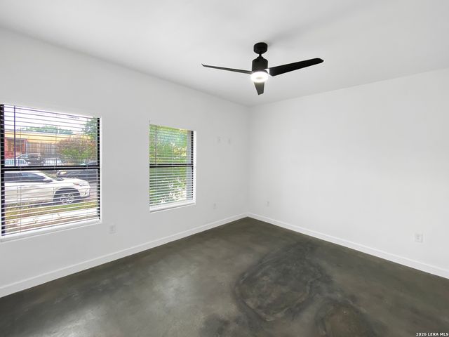 918 S Olive St Unit 102, San Antonio, TX 78210