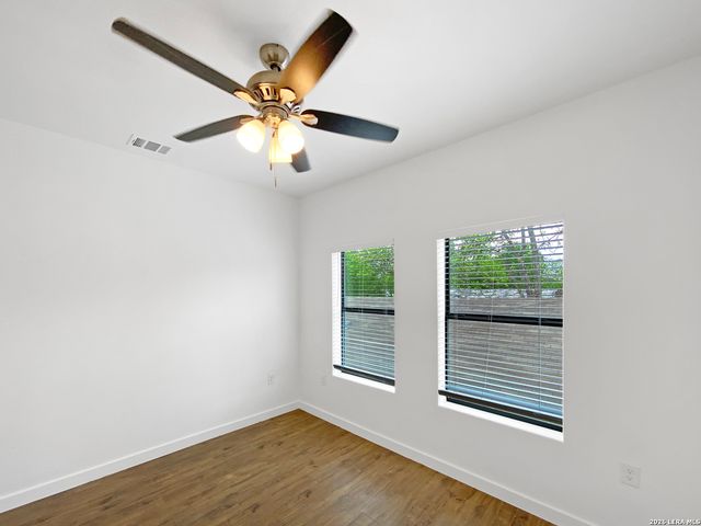 918 S Olive St Unit 102, San Antonio, TX 78210