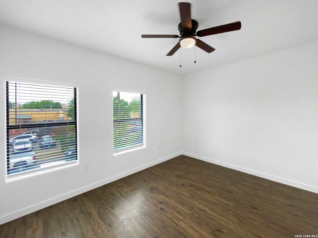 918 S Olive St Unit 102, San Antonio, TX 78210