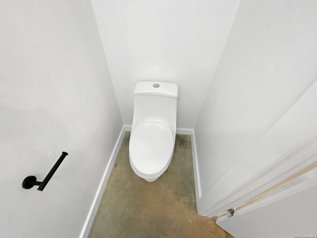 918 S Olive St Unit 102, San Antonio, TX 78210