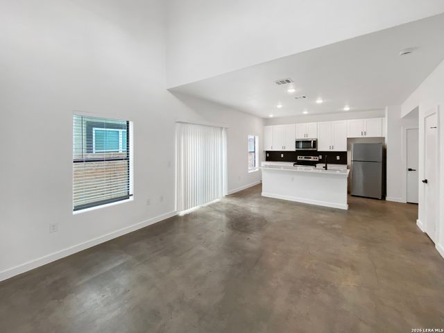 918 S Olive St Unit 102, San Antonio, TX 78210