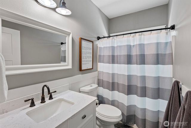 191 E Sterling Drive, Allyn, WA 98524