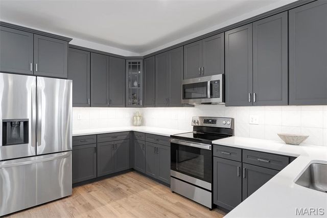 9409 Vandervoort Court, Crestwood, MO 63126