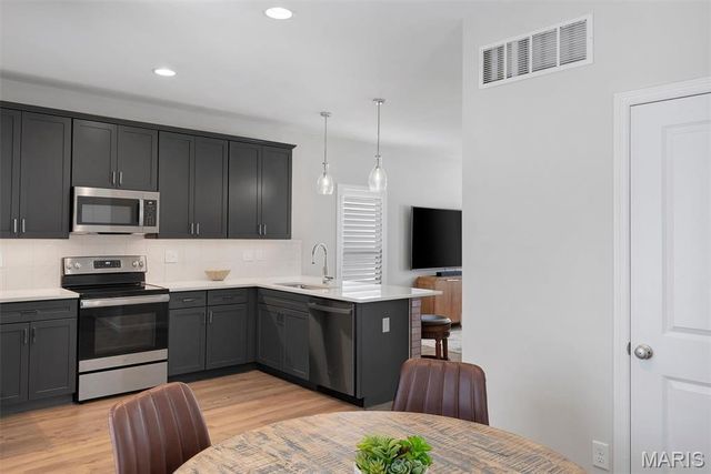 9409 Vandervoort Court, Crestwood, MO 63126
