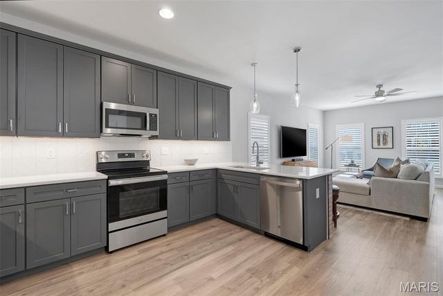 9409 Vandervoort Court, Crestwood, MO 63126