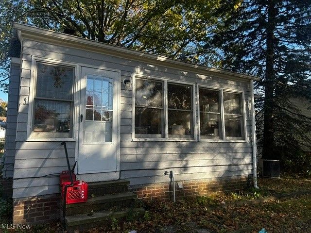 1930 Seneca Road, Euclid, OH 44117