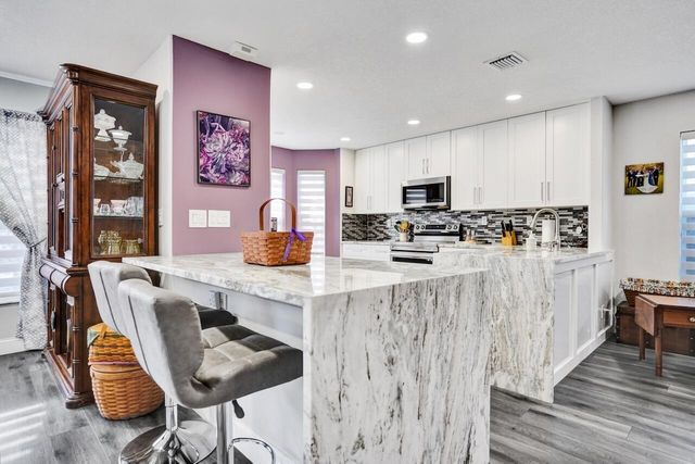 5222 Prairie Dunes Village Circle, Lake Worth, FL 33463